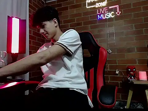 Kurtt   online show from March 28, 5:41 am