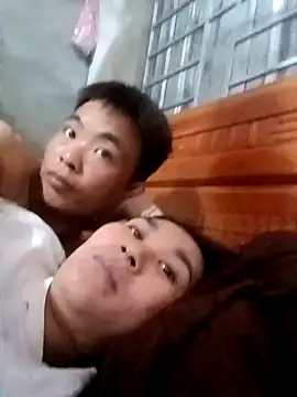 boy-pho- online show from April 2, 1:29 pm