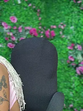 Laila LS online show from April 16, 9:39 pm