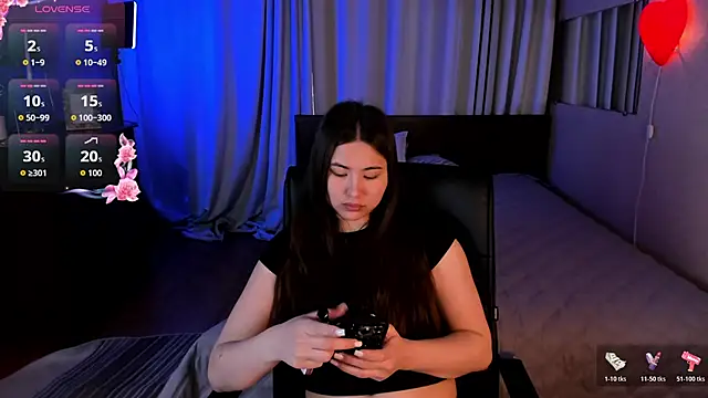 IceIcebabe  online show from May 26, 1:04 am