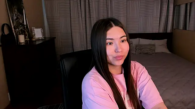 IceIcebabe  online show from May 10, 1:09 am