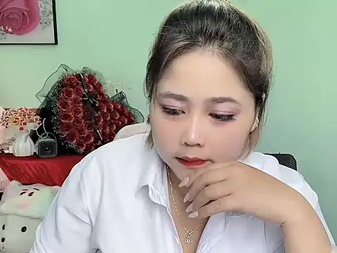 Nhanlu009 online show from April 5, 9:49 am