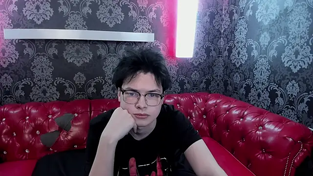 EdwardBev online show from March 19, 9:37 pm