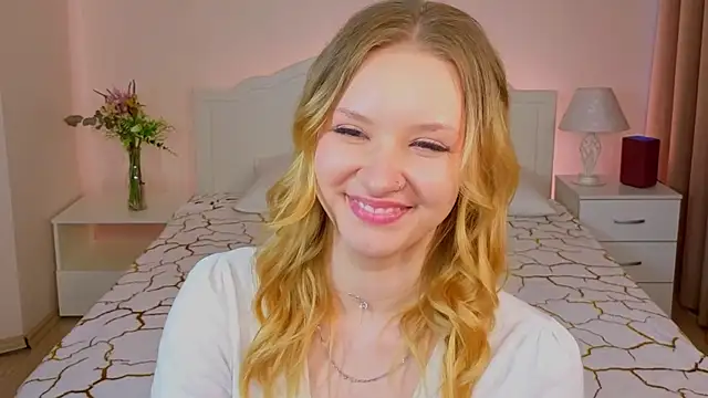 Snapshot of StaceyyJones chatting on May 7, 12:30 pm StaceyyJones online show from May 7, 12:30 pm