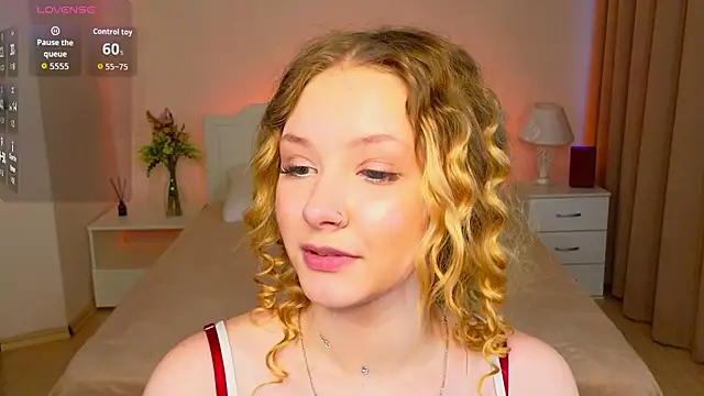 Snapshot of StaceyyJones chatting on May 24, 9:42 am StaceyyJones online show from May 24, 9:42 am