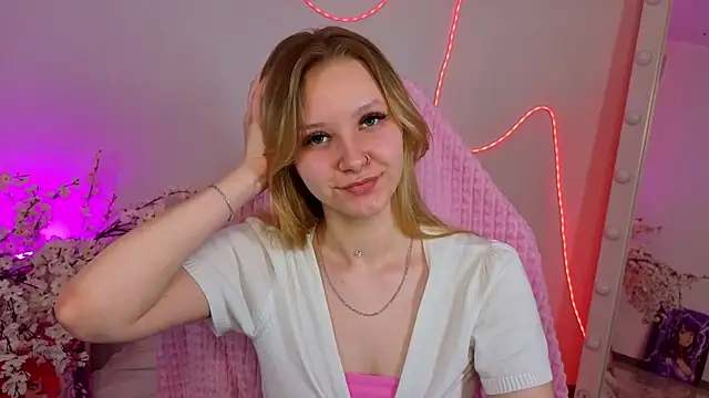 StaceyyJones online show from April 14, 10:53 am