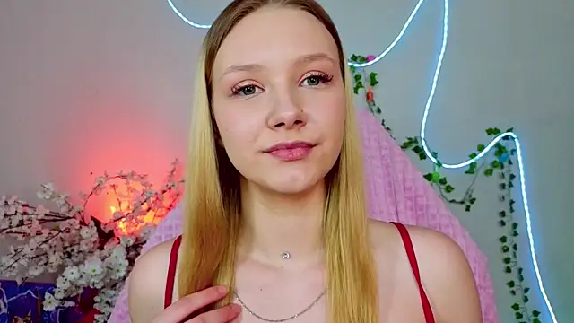 StaceyyJones online show from April 5, 7:59 am
