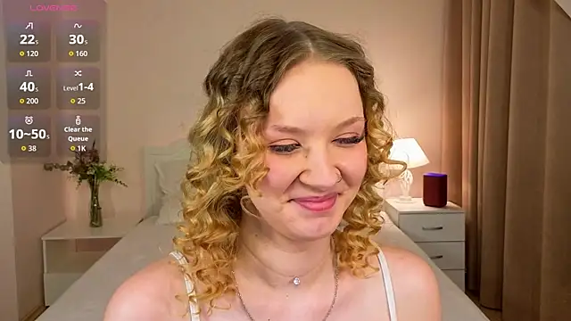 Snapshot of StaceyyJones chatting on May 11, 2:45 pm StaceyyJones online show from May 11, 2:45 pm