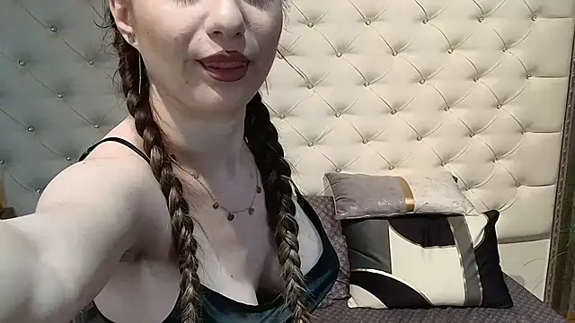 AmiellaRose online show from March 28, 6:36 am