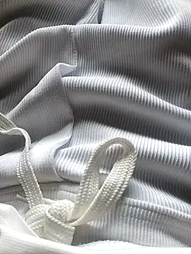 hot honey 66 online show from April 18, 5:54 am