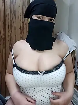 queen lily online show from March 27, 1:03 am