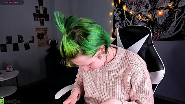 LittleKittenStar online show from April 9, 2:46 am