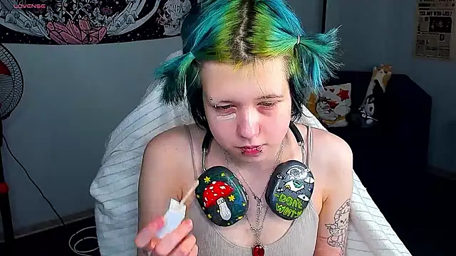 LittleKittenStar online show from March 23, 2:44 am