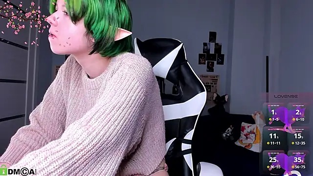LittleKittenStar online show from April 9, 6:30 am