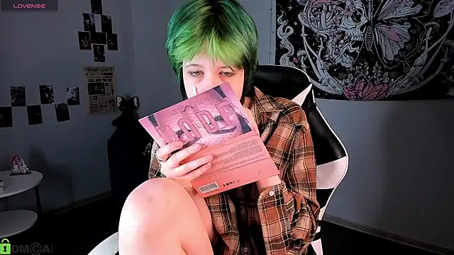 LittleKittenStar online show from April 11, 2:30 am