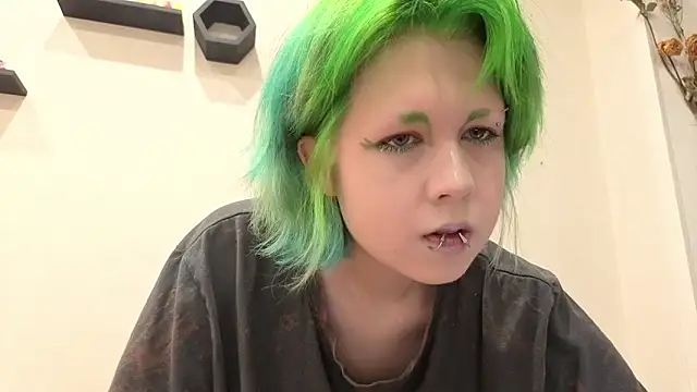 LittleKittenStar online show from June 19, 10:15 pm