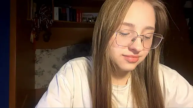 Vickyfaith online show from April 6, 8:21 pm