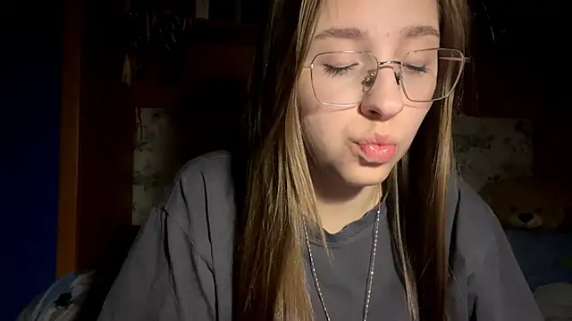 Vickyfaith online show from April 8, 9:38 pm