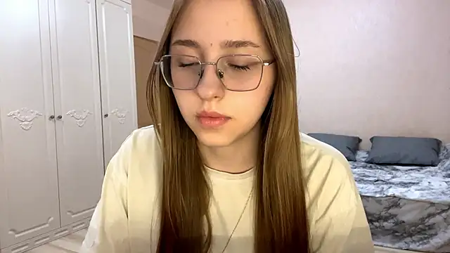 Vickyfaith online show from April 27, 8:29 pm