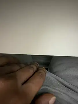 akhilvaran42 online show from March 18, 1:46 pm