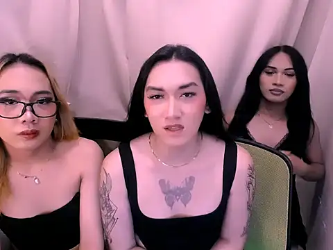 hugecock collins online show from April 28, 4:33 pm