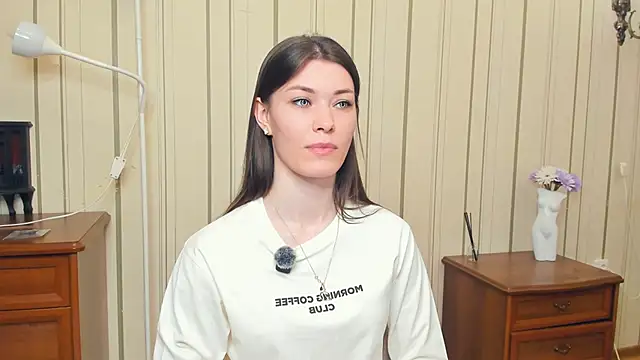 JulissaLipoma online show from March 25, 6:02 am