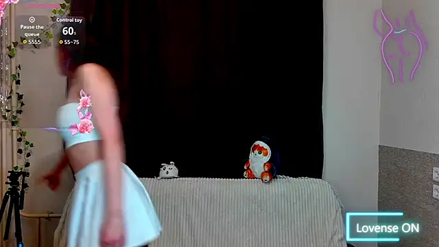 Snapshot of Emily_Nelsonn chatting on April 18, 5:15 pm Emily Nelsonn online show from April 18, 5:15 pm