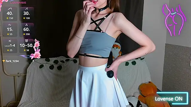 Snapshot of Emily_Nelsonn chatting on April 5, 3:08 pm Emily Nelsonn online show from April 5, 3:08 pm