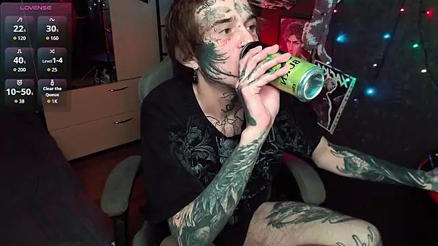 lonelycrysta1 online show from May 3, 6:22 pm