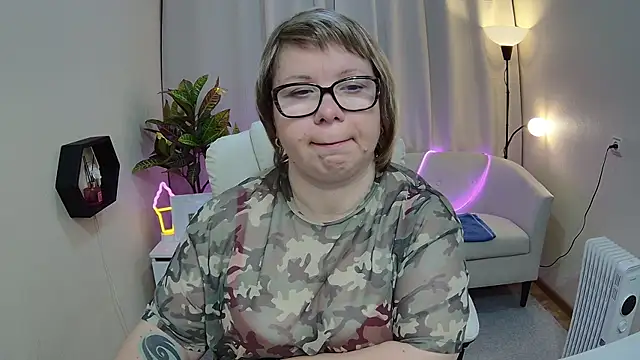 BonnnyBoobsy online show from May 2, 6:07 am