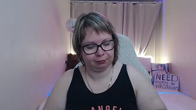 Snapshot of BonnnyBoobsy chatting on May 23, 6:40 pm BonnnyBoobsy online show from May 23, 6:40 pm
