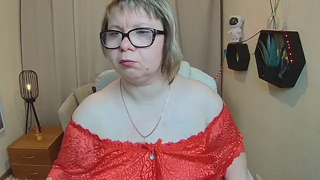 Snapshot of BonnnyBoobsy chatting on May 10, 12:20 pm BonnnyBoobsy online show from May 10, 12:20 pm