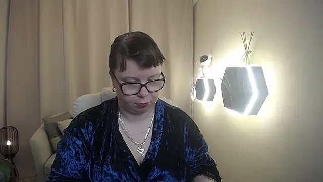 BonnnyBoobsy online show from March 31, 5:53 am