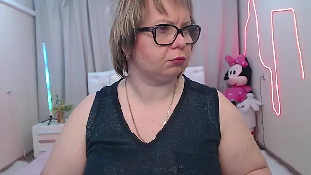 Snapshot of BonnnyBoobsy chatting on May 18, 6:34 pm BonnnyBoobsy online show from May 18, 6:34 pm