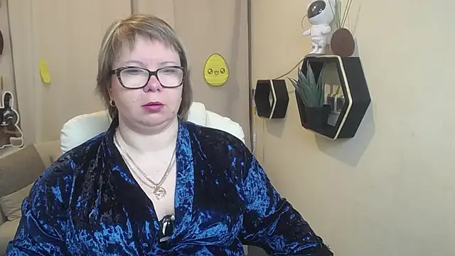 BonnnyBoobsy online show from April 11, 5:48 am