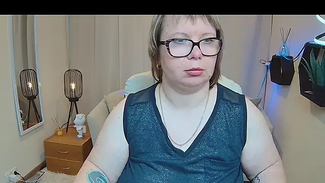 Snapshot of BonnnyBoobsy chatting on May 17, 12:16 pm BonnnyBoobsy online show from May 17, 12:16 pm