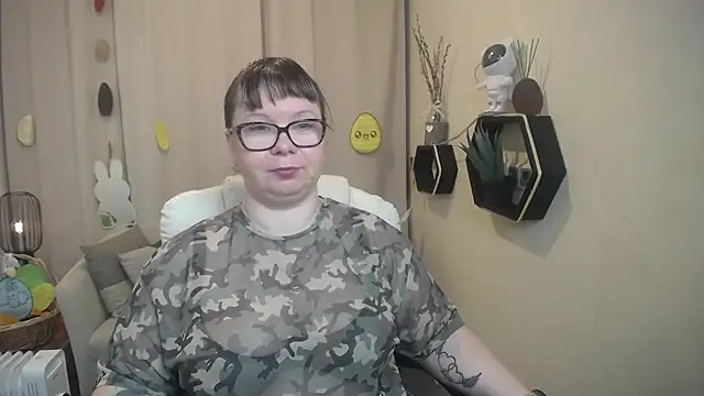 BonnnyBoobsy online show from April 6, 5:52 am