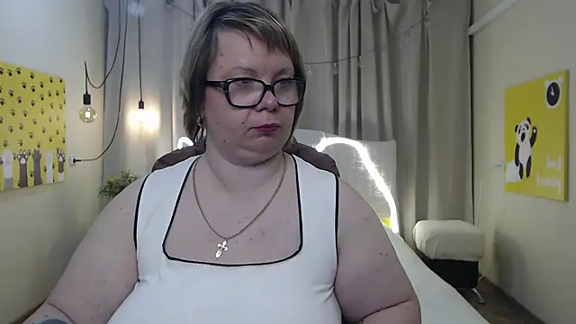Snapshot of BonnnyBoobsy chatting on May 11, 4:04 pm BonnnyBoobsy online show from May 11, 4:04 pm