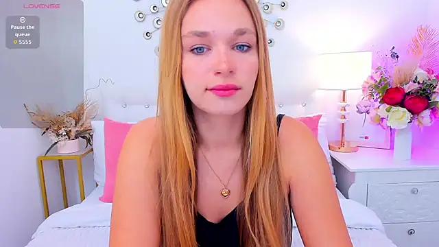 YangLola online show from June 10, 5:19 am