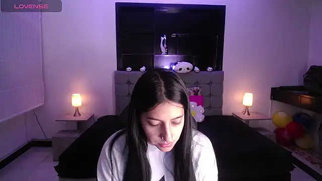 Melannyy V online show from July 12, 11:44 am