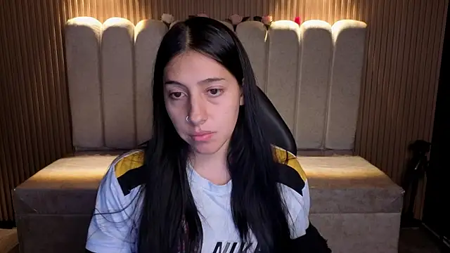 Melannyy V online show from March 28, 12:39 pm