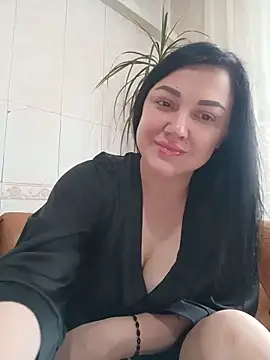Elsie-Nora online show from June 4, 7:13 am