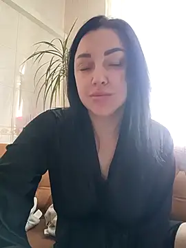 Elsie-Nora online show from March 27, 10:05 am