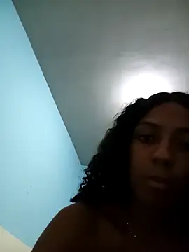 Snapshot of SereiaMulata chatting on May 6, 9:19 pm SereiaMulata online show from May 6, 9:19 pm