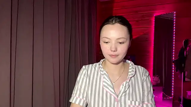 LenLen Solen online show from June 9, 1:34 pm