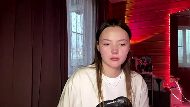 LenLen Solen online show from June 12, 1:31 pm