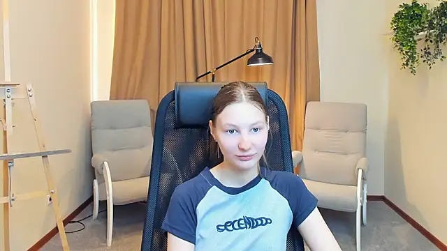 AndriaWhitford online show from March 19, 1:11 pm