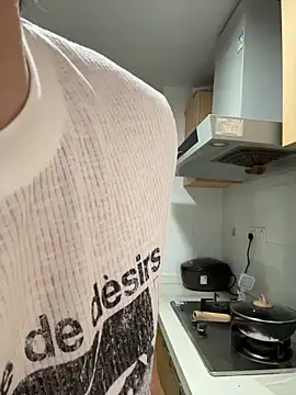kissbaby-111 online show from May 8, 9:46 am
