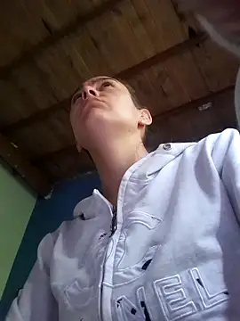 Isabelmotta  online show from April 5, 7:42 pm