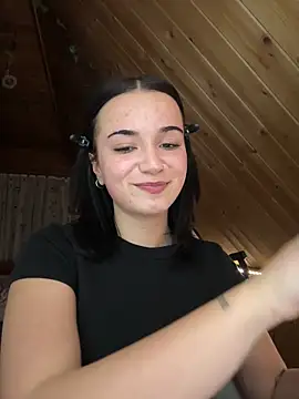 hellokiityy online show from March 20, 8:43 pm